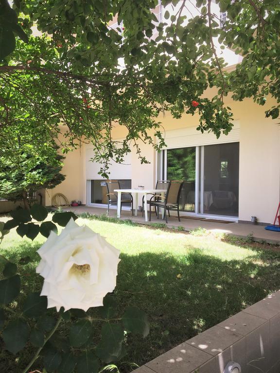 Ferienwohnung Rose Garden Kalamata Exterior foto